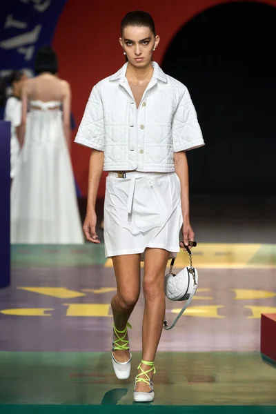 Look 35